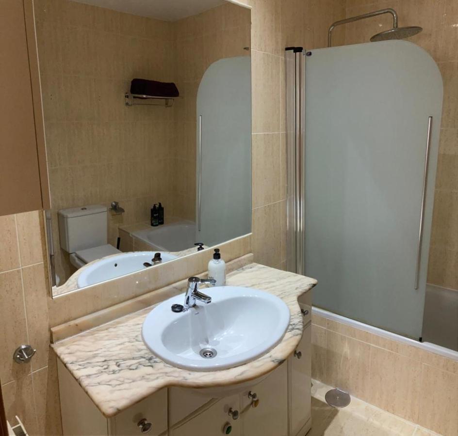 Apartamento Grande, 2 Dormitorios, Garaje Gratis Madrid Kültér fotó